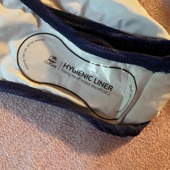 Cupshe Mysterious Sea Sweetheart Push Up One-Piece (Underwire) - Picture 6 of 8